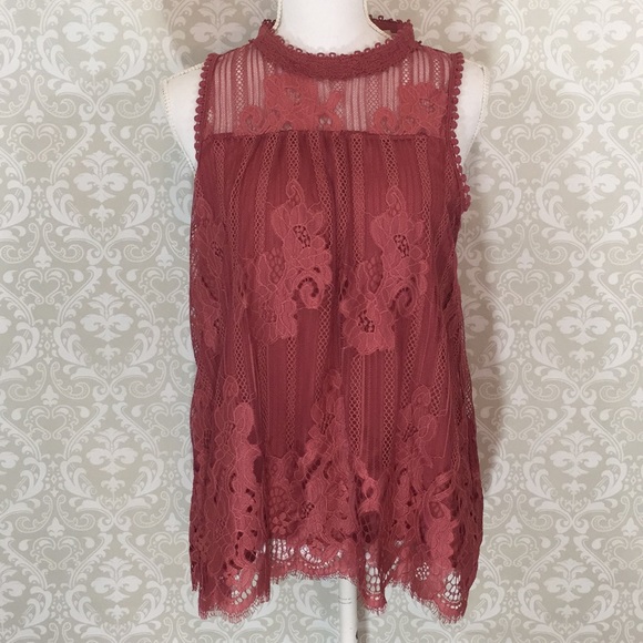Taylor & Sage Tops - Taylor & Sage Hi neck lace top w/keyhole neck M